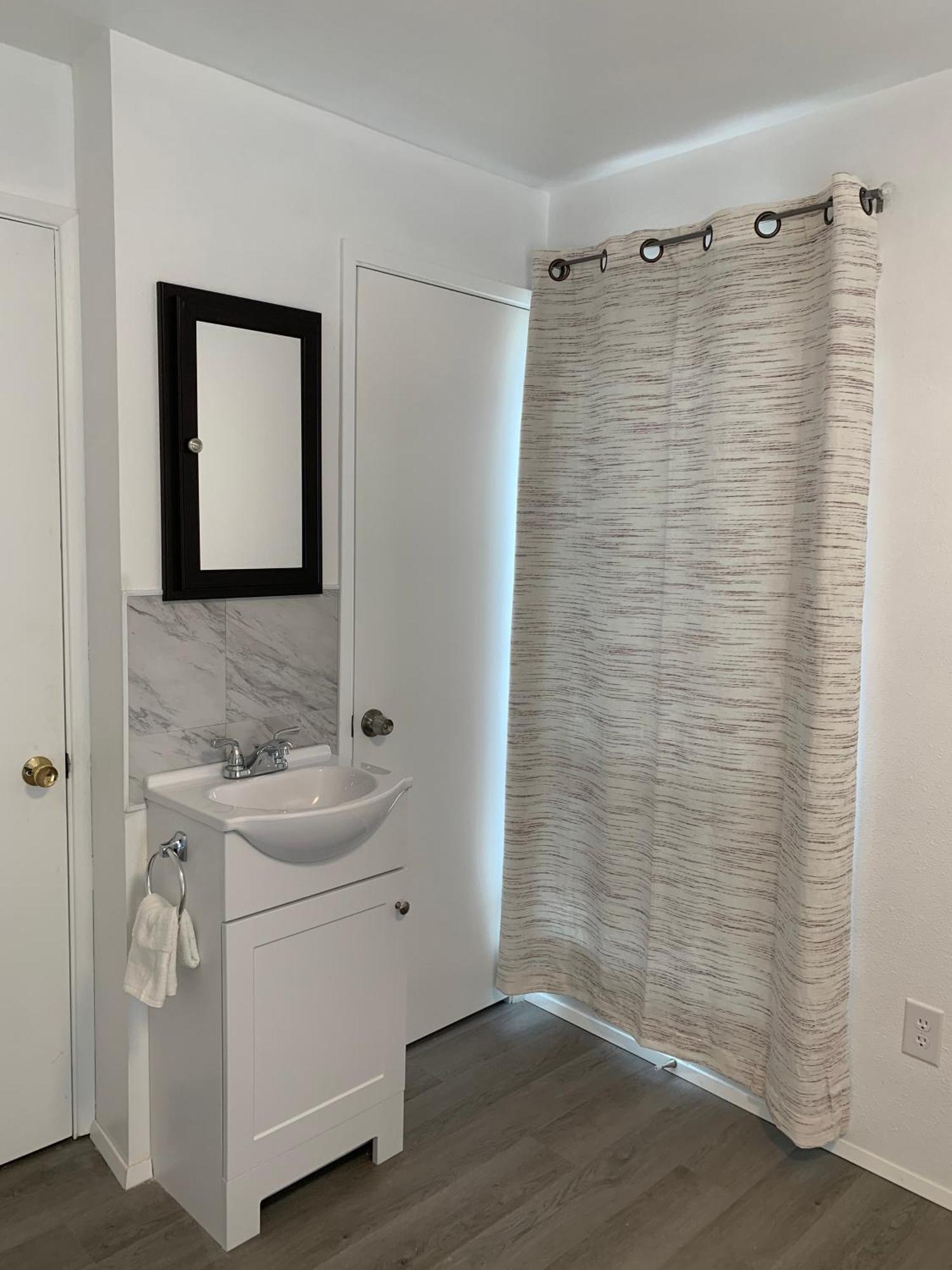 Central Bellevue Retreat Экстерьер фото