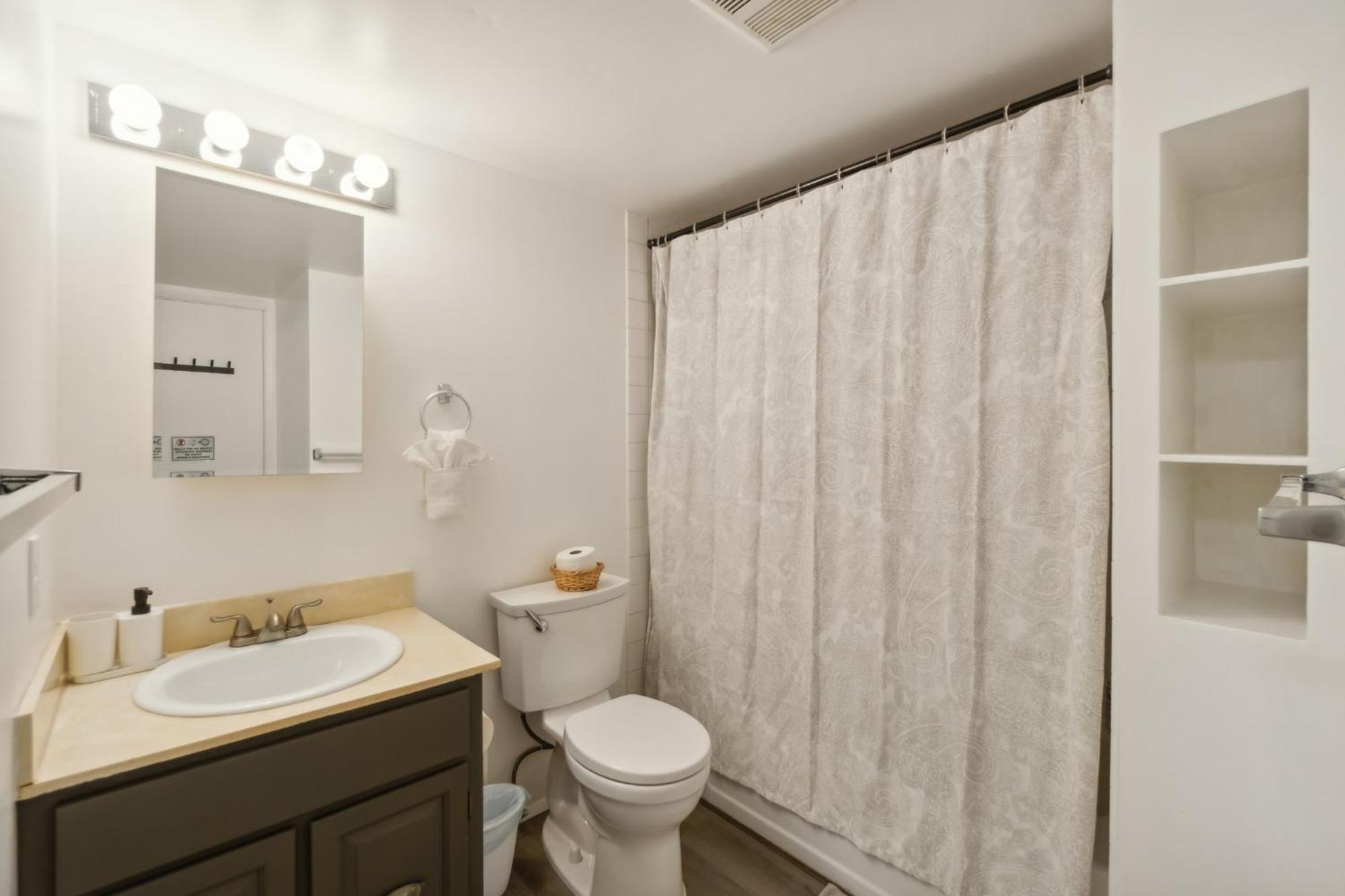Central Bellevue Retreat Экстерьер фото